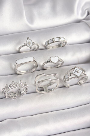 Pirinç Gümüş Renk Beyaz Mineli Kalp Çiçek Detay Kadın Yüzük Kombin