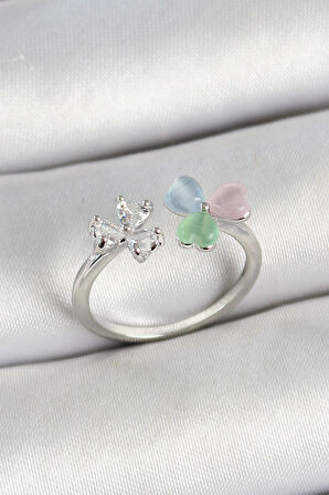 Pirinç Kalp Figürlü Zirkon Taşlı Gümüş Renk Ayarlanabilir Kadın Yüzük