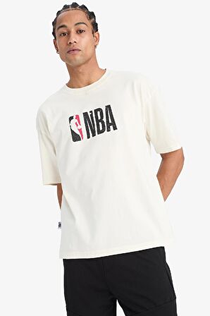DeFactoFit NBA Wordmark Oversize Geniş Kalıp Bisiklet Yaka Kısa Kollu Tişört W6365AZ25SMER105
