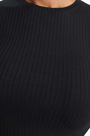 DeFactoFit Cropped Fit Bisiklet Yaka Sporcu Kısa Kollu Tişört E2536AX25SMBK81