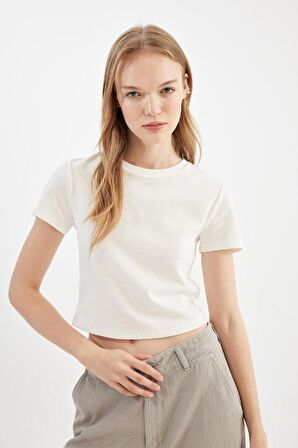 DeFacto Coool Fitted Bisiklet Yaka Ribana Basic Düz Kısa Kollu Beyaz Tişört T9631AZ24AUWT32