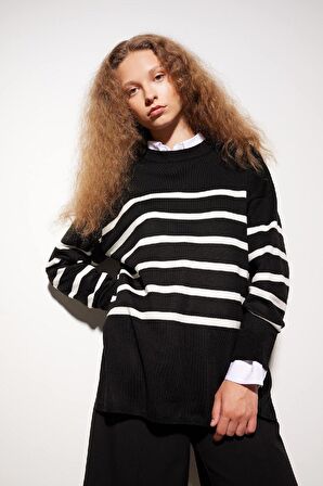 DeFacto Relax Fit Yumuşak Dokulu Çizgili Bisiklet Yaka Triko Kazak Tunik S7517AZ24WNBK27