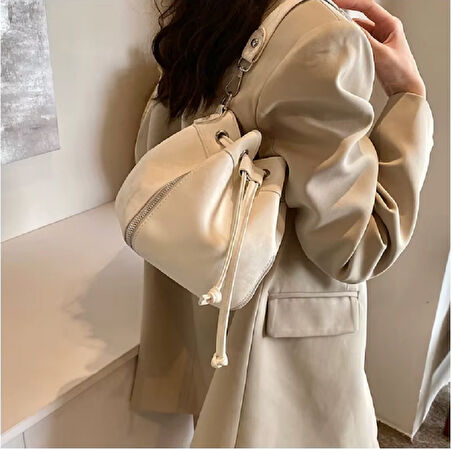 Ekru Fermuar Detaylı Kova Çanta