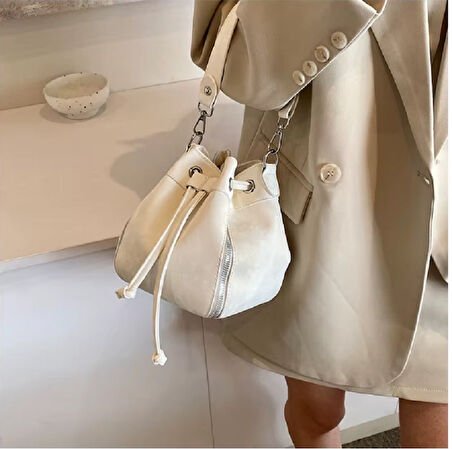 Ekru Fermuar Detaylı Kova Çanta