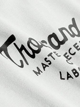 Unisex Pamuklu Beyaz Oversize "Thosand" Baskılı Bisiklet Yaka Rahat Günlük T-shirt