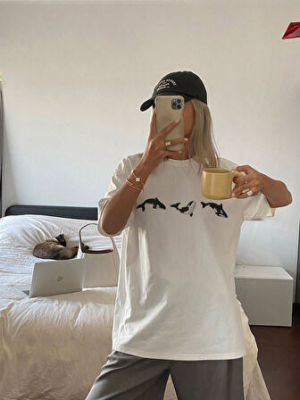 Unisex Pamuklu Beyaz Oversize "Balina" Baskılı Bisiklet Yaka Rahat Günlük T-shirt