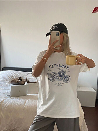 Unisex Pamuklu Beyaz Oversize "City Walk" Baskılı Bisiklet Yaka Rahat Günlük T-shirt