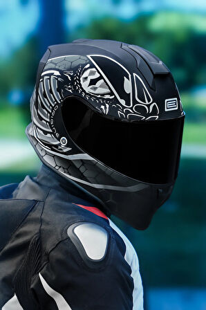 Dinamo Fighter Mat Siyah-Beyaz Kask