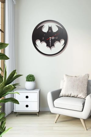Batman figürlü ahşap duvar saati - Çocuk Odası Konsepti AHşap Duvar Saati - Batman Logolu Saat 40x40