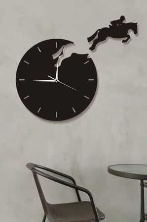 At ve Jokey Figürlü Ahşap Duvar Saati Ganyan Duvar Saati