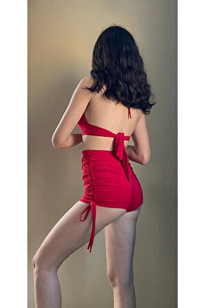 KIRMIZI YANLARDAN BİYE İLE BÜZÜLÜP AÇILIR YENİ SEZON TEK ŞORT