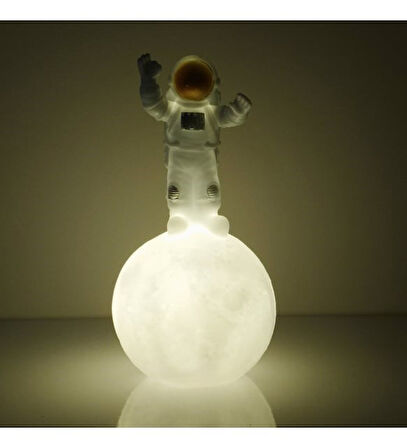 Ay Üstünde Astronot Tasarımlı Gece Lambası