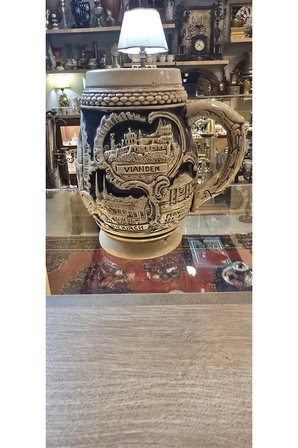 Vintage Kapaklı Seramik Bira Kupası – Almanya/Lüksemburg Temalı Koleksiyonluk