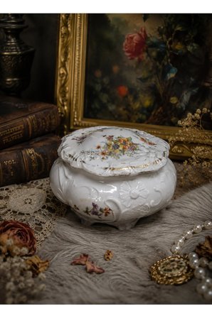 Antika Kabartmalı Porselen Kapaklı Şekerlik / Bonboniyer