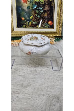 Antika Kabartmalı Porselen Kapaklı Şekerlik / Bonboniyer
