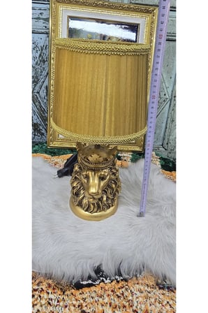 Aslan Figürlü Abajur – Gold Vintage Dekoratif Masa Lambası