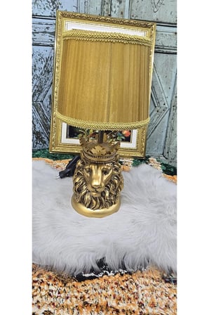 Aslan Figürlü Abajur – Gold Vintage Dekoratif Masa Lambası