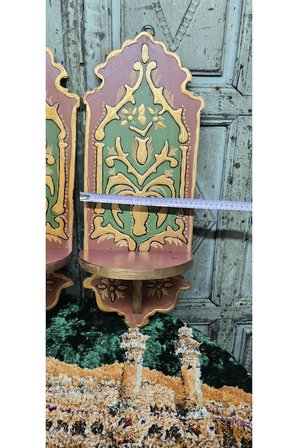 El Boyaması Ahşap Duvar Rafı (Çift) – Osmanlı Motifli Vintage Dekor