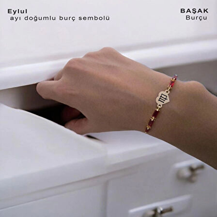 Sonbaharın Romantik Atmosferini Yansıtan Kalp Motifli Kırmızı Taşlı 14 Ayar Altın Plakalı Eylül Bilekliği
