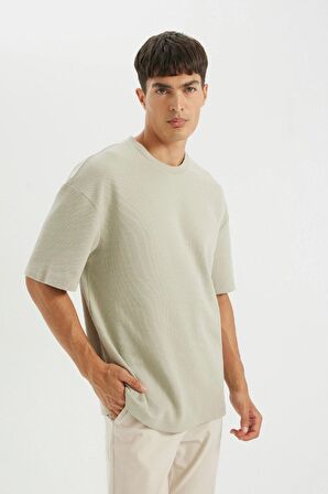 DeFacto Relax Fit Bisiklet Yaka Pamuklu Kısa Kollu Basic Düz Tişört D2531AX24AUKH478