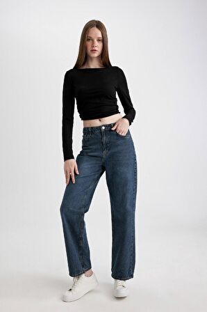 DeFacto Fitted Vücuda Oturan Kayık Yaka Basic Düz Uzun Kollu Tişört C4577AX24SMBK81