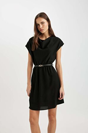DeFacto Degaje Yaka Krep Kolsuz Mini Elbise C5669AX24SPBK81