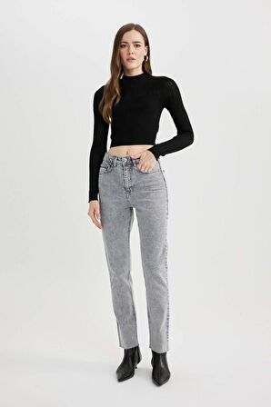 DeFacto Crop Yarım Balıkçı Yaka Siyah Triko Kazak B2491AX23WNBK27