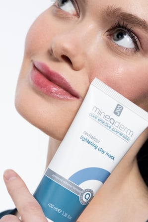 Mineaderm Canlandırıcı Maske - Revitalizer Lightening Clay Mask 100 ML