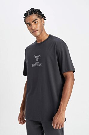DeFactoFit NBA Chicago Bulls Standart Fit Bisiklet Yaka Pamuklu Kısa Kollu Tişört C9264AX24AUAR231