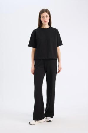 DeFacto Relax Fit Bisiklet Yaka Basic Düz Kısa Kollu Siyah Tişört C7630AX25SPBK81
