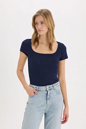 Slim Fit Dar Kesim Yuvarlak Yaka Basic Düz Fitilli Kaşkorse Kısa Kollu Tişört