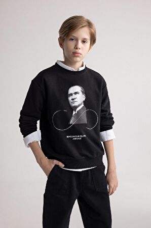DeFacto Erkek Çocuk Bisiklet Yaka Atatürk Baskılı Sweatshirt D8201A824WNBK81