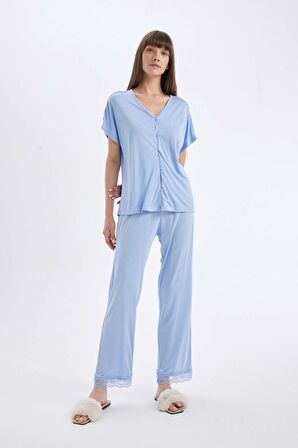 DeFacto Fall in Love Pijama Takım V Yaka Düğmeli Kısa Kollu Üst Beli Lastikli Alt D3182AX24AUBE553