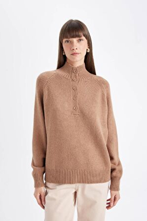DeFacto Relax Fit Yumuşak Dokulu Düğmeli Yaka Basic Düz Triko Kazak C9056AX24WNBG474