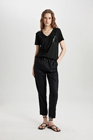 DeFacto Regular Fit V Yaka Kısa Kollu Tişört U3769AZ24SPBK81
