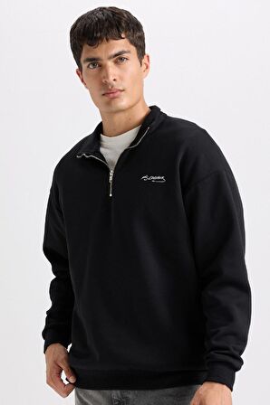 DeFacto Boxy Fit Dik Yaka Yarım Fermuarlı Baskılı Sweatshirt D2694AX24AUBK81