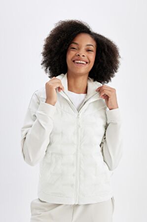 DeFactoFit Su İtici Dik Yaka Kapitone Yelek Normal Kesim Fermuarlı Cepli C5749AX24AUGR493