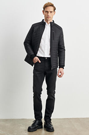 Erkek Siyah Standart Fit Normal Kesim Soğuk Hava Geçirmez Desenli Şişme Mont