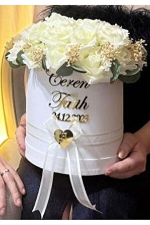 Silindir Kutuda Gerçek Görünümlü Yapay Kadife Gül Kız Isteme Buketi