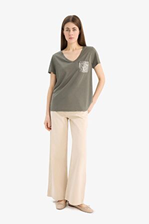 DeFacto Regular Fit V Yaka Cepli Kısa Kollu Tişört U3769AZ25SPKH401