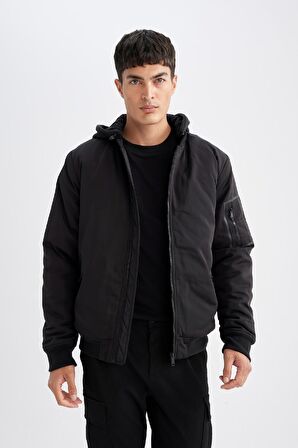 DeFacto Slim Fit Dar Kesim Çıkarılabilir Kapüşonlu Fermuarlı Çift Cepli Mevsimlik Hafif Bomber Mont Ceket C5908AX24WNBK27