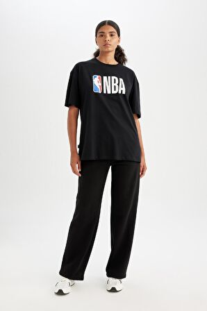 DeFactoFit NBA Wordmark Boxy Fit Bisiklet Yaka Kısa Kollu Tişört Z9313AZ24AUBK81