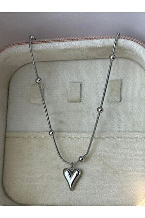 Gümüş Rengi Dorika Zincirli Kalpli Kolye