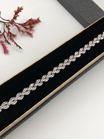 Şıklığın Tamamlayıcısı! Xuping Altın Renk Kadın Bileklik 14 K Gold Renk 17 Cm kutulu Renk Atmaz