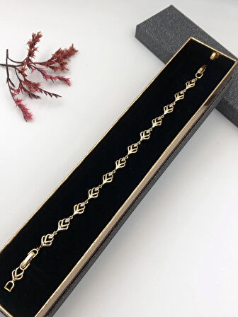 Şıklığın Tamamlayıcısı! Xuping Altın Renk Kadın Bileklik 14 K Gold Renk 17+2 Cm kutulu Renk Atmaz