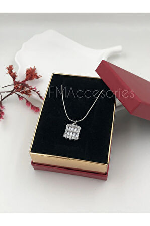 Çelik Kadın Kolye Paslanmaz Gümüş Renk Baget Taşlı 45 cm Antialerjik HEDİYE KUTULU