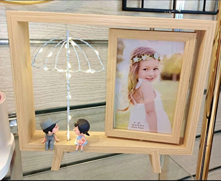 Ahşap Çerçeveli Çift Taraflı Işıklı Masaüstü Fotoğraf Çerçevesi (26.5x23.6 cm) bebekli