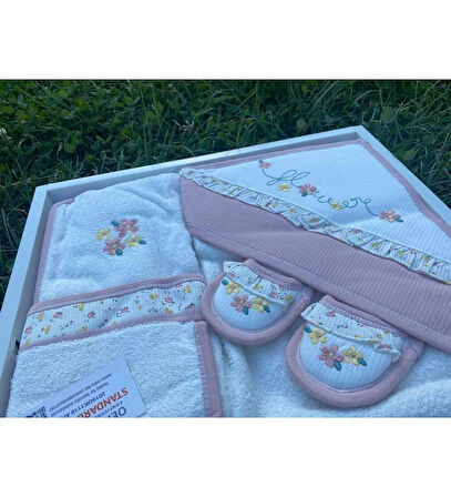 GAYE KIZ BEBEK ÇİÇEK NAKIŞLI BORNOZ HAVLU SETİ 4 PARÇA