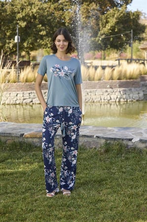 Gizers Giyim Çiçek ve Yaprak Desenli ve Baskılı Pijama Takımı