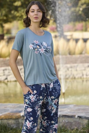 Gizers Giyim Çiçek ve Yaprak Desenli ve Baskılı Pijama Takımı